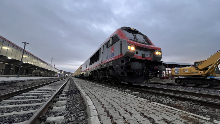 Bakü-Tiflis-Kars demiryolunda yük taşımacılığı yeniden başladı