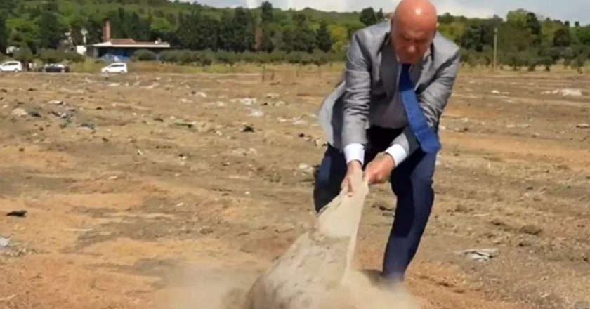 Skandalı fotoğraflarla kınadı: “TMO çuvalları toprağa gömdü” – Son Dakika Türkiye Haberleri