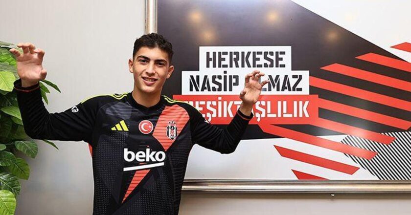 Beşiktaş, 17 yaşındaki genç kaleci Mehmet Tuğra Yeşilyurt ile profesyonel sözleşme imzaladı!