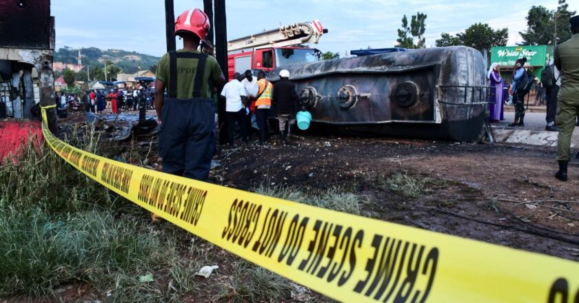 Uganda’daki petrol tankeri kazasında 24 kişi öldü