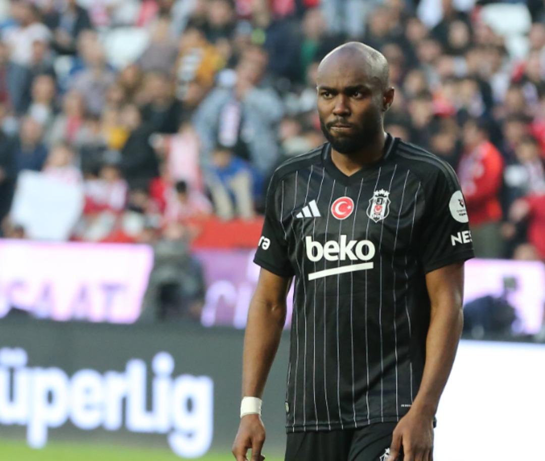 Sergen Yalçın ayağının tozu ile ayrılmayı mümkün kıldı! Beşiktas İtalya 2'ye gitti