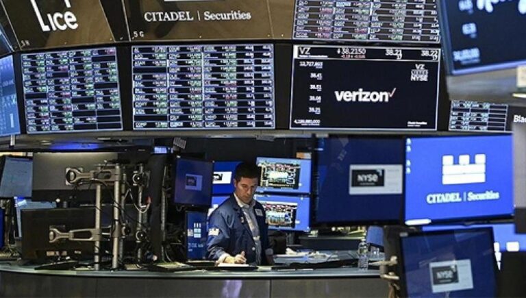 New York Menkul Kıymetler Borsası karışık bir kursla açıldı