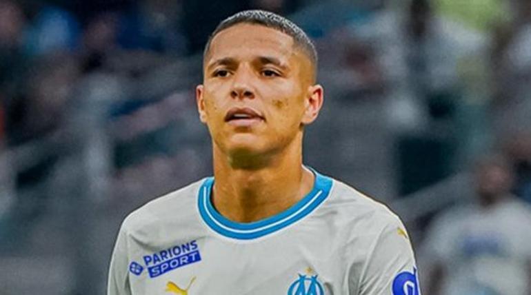 Son günün sürprizini Bakakshehir'den transfer: Amine