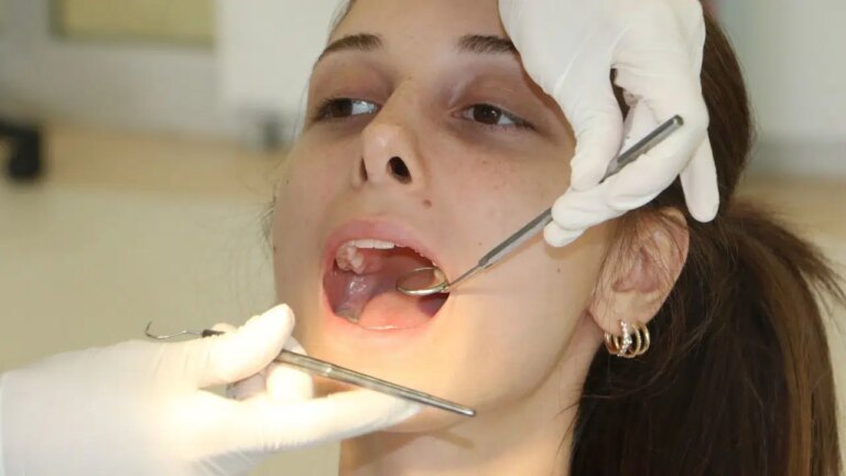 Diş hekimine, 2 haftadan fazla süren ağız için yaralar için danışılmalıdır – sağlık haberlerini kırmak