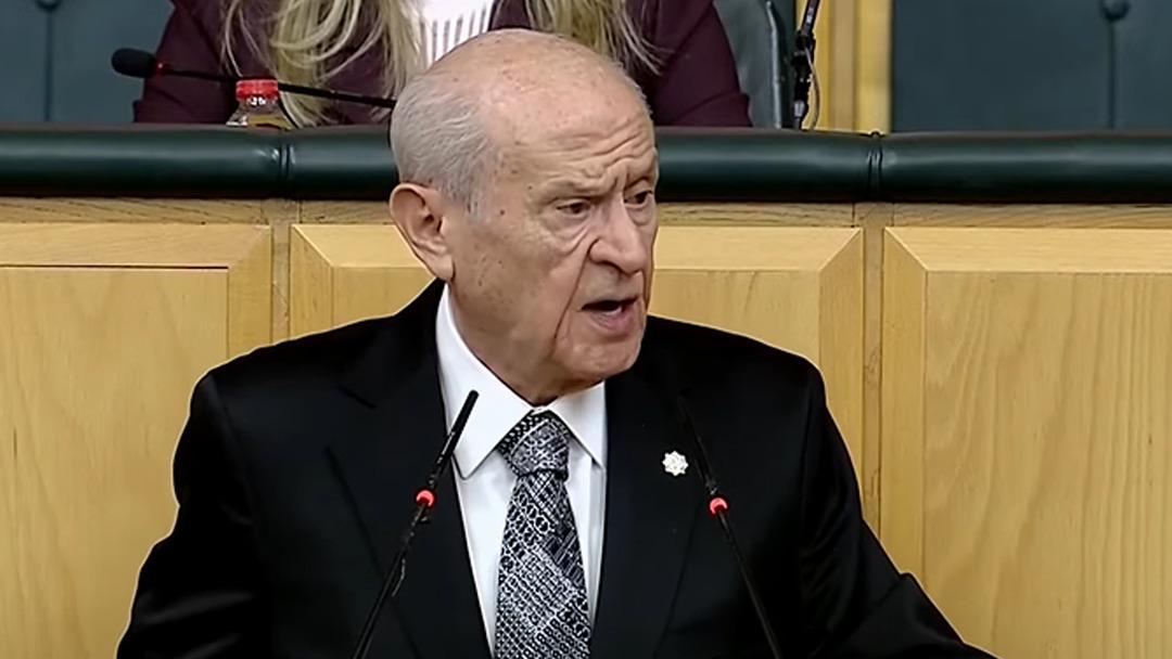 Özel, Bahceli'nin sözleri podyumdan cevap verdi!