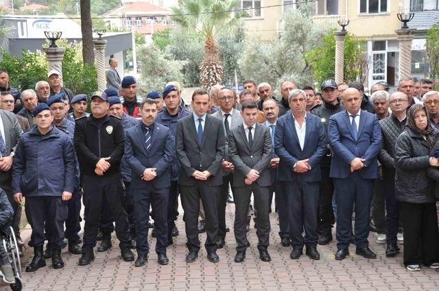 Düğün konvoyunun hendeğe düşmesi sonucu hayatını kaybeden genç, son yolculuğuna uğurlandı.