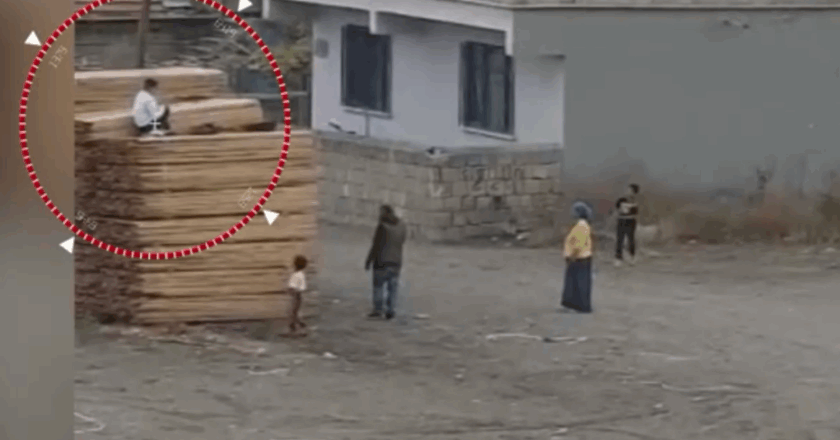 Kayseri’de Aile Taşlama İle Mahallede Korku Salıyor