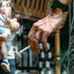 “Balkonda İçmek Zararlı mı? Bebeklere Etkisi Nedir?”