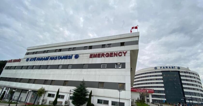 “Professöre ‘bıçak parası’ suçlamasıyla tutuklama”