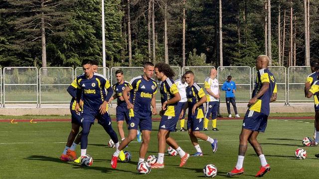 Fenerbahçe, Topuk Yaylası’ndaki ilk antrenmanını yaptı