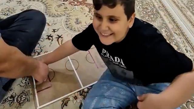 Görme engelli oğluna Ronaldo’nun golünü anlatan baba izleyenleri duygulandırdı