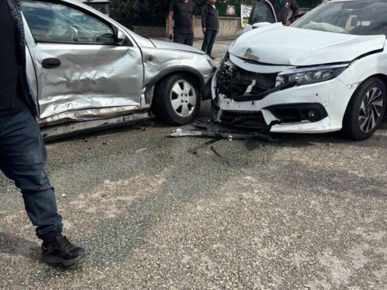 Evlilik Güzeldir oyuncusu Uğur Akay trafik kazası geçirdi! Araba da eşi de varmış